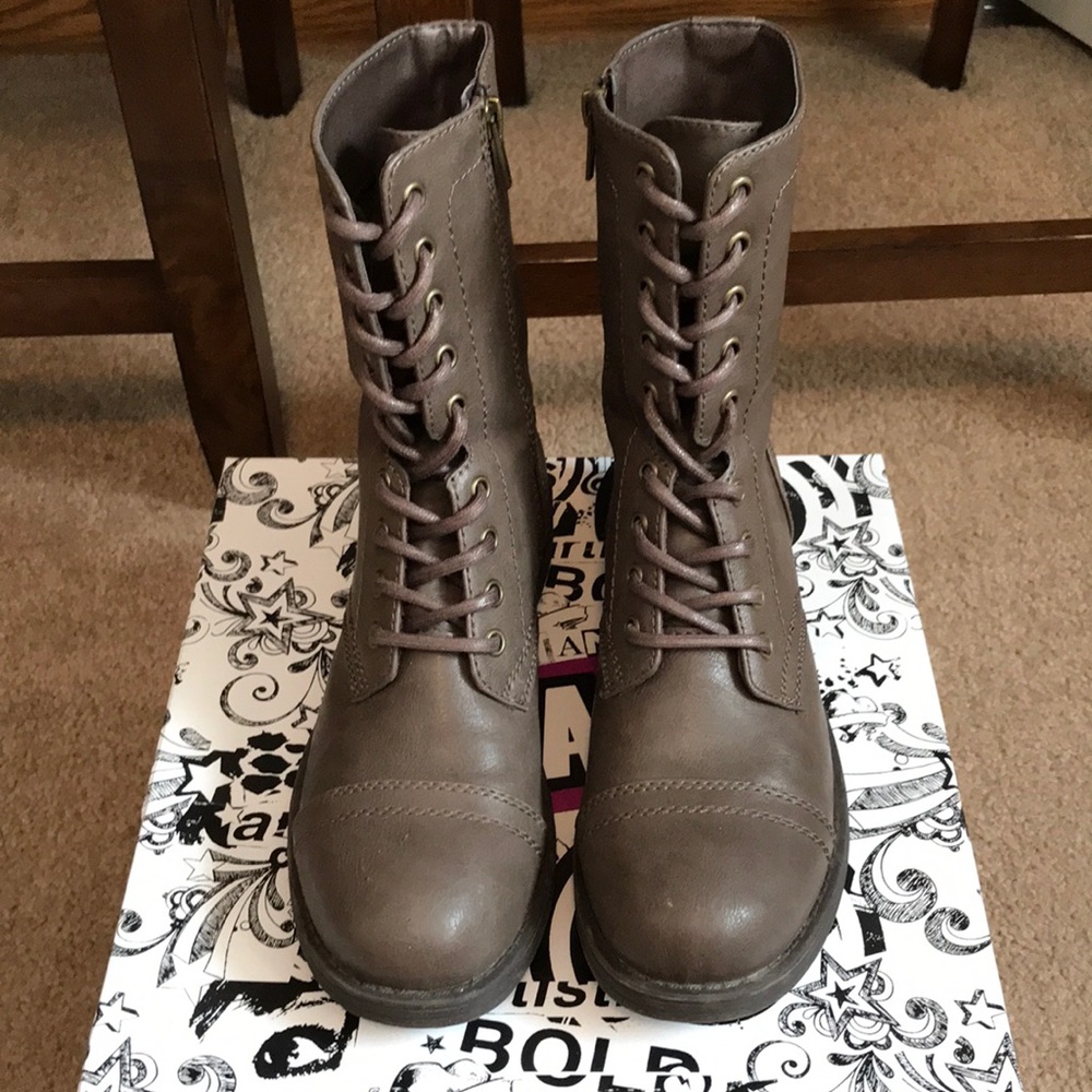 Taupe boots